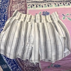 NWOT hollister flowly shorts